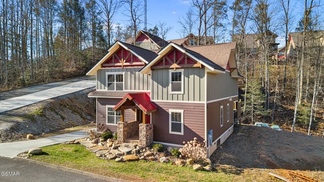 728 Still Hill Way, Gatlinburg, TN 37738