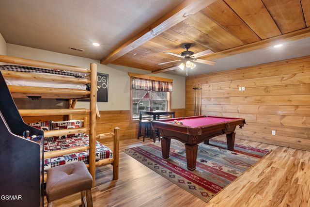 728 Still Hill Way, Gatlinburg, TN 37738