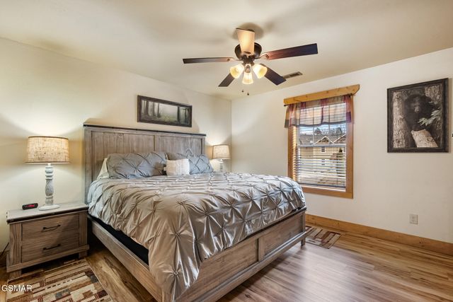 728 Still Hill Way, Gatlinburg, TN 37738