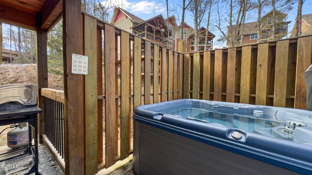 728 Still Hill Way, Gatlinburg, TN 37738