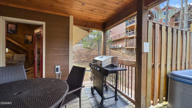 728 Still Hill Way, Gatlinburg, TN 37738