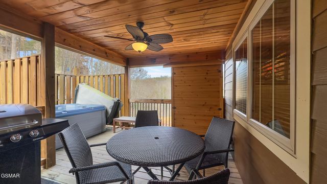 728 Still Hill Way, Gatlinburg, TN 37738