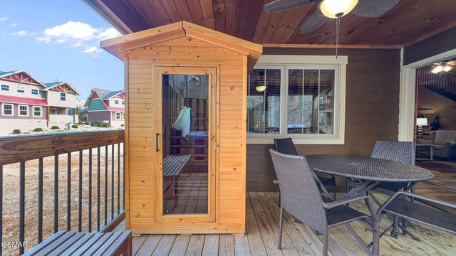 728 Still Hill Way, Gatlinburg, TN 37738