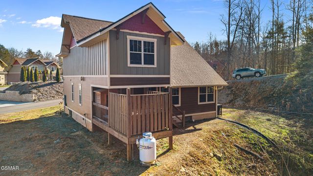 728 Still Hill Way, Gatlinburg, TN 37738