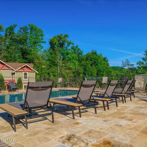 728 Still Hill Way, Gatlinburg, TN 37738