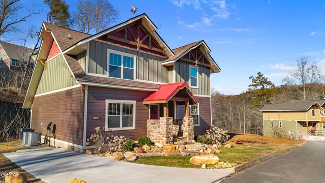 728 Still Hill Way, Gatlinburg, TN 37738