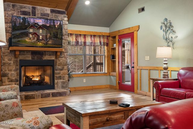 728 Still Hill Way, Gatlinburg, TN 37738