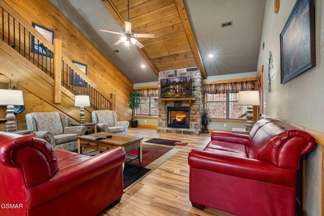 728 Still Hill Way, Gatlinburg, TN 37738