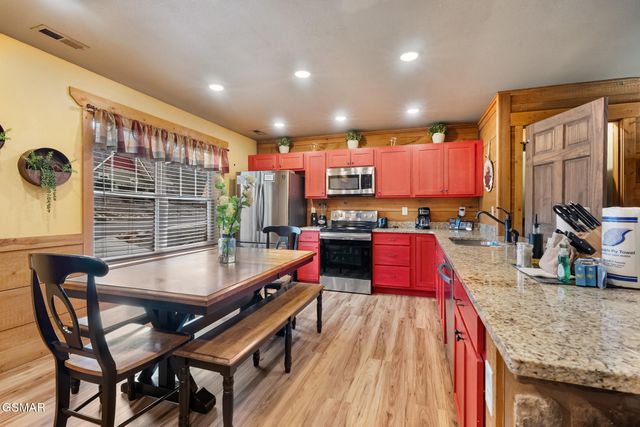 728 Still Hill Way, Gatlinburg, TN 37738