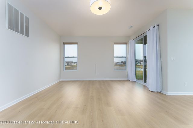 3905 Quarterhorse Road, East Lansing, MI 48823