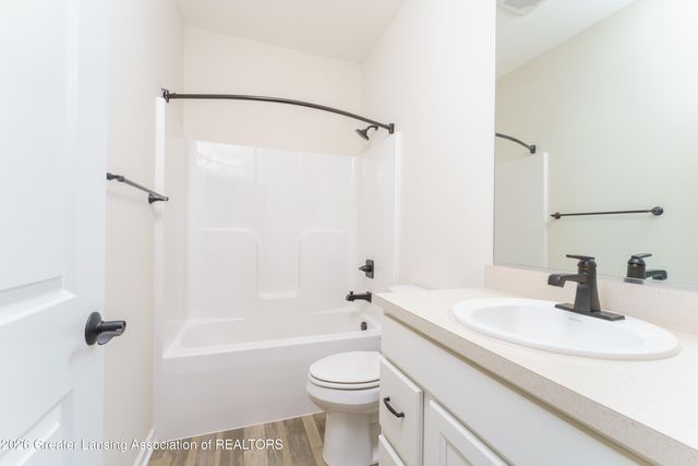 3905 Quarterhorse Road, East Lansing, MI 48823