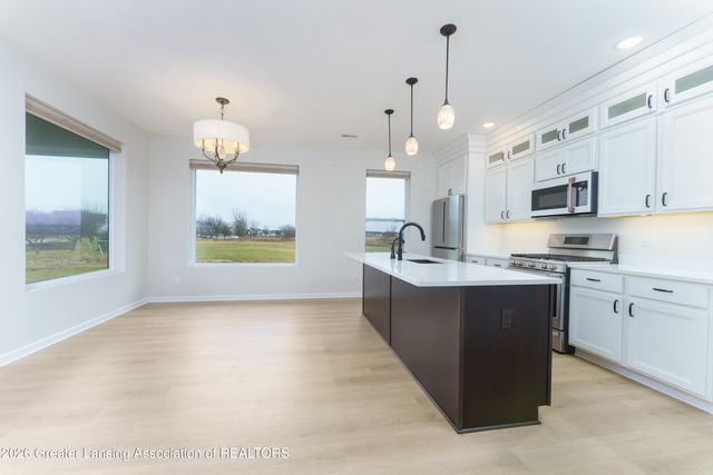 3905 Quarterhorse Road, East Lansing, MI 48823