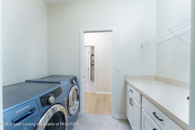 3905 Quarterhorse Road, East Lansing, MI 48823