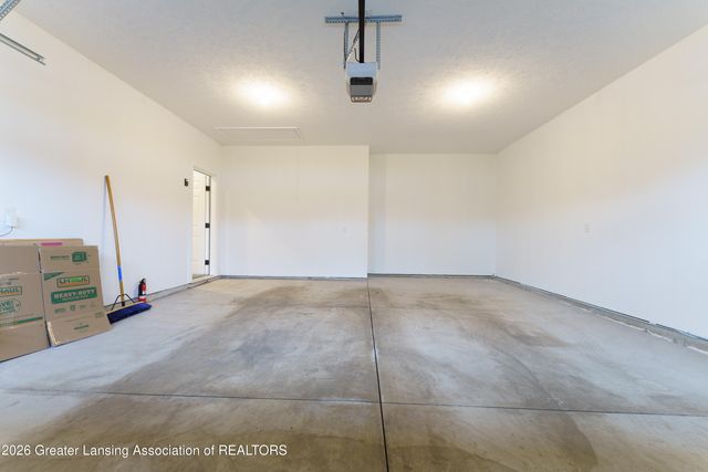 3905 Quarterhorse Road, East Lansing, MI 48823