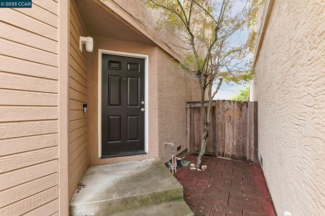 1896 Premier Pl, Concord, CA 94520