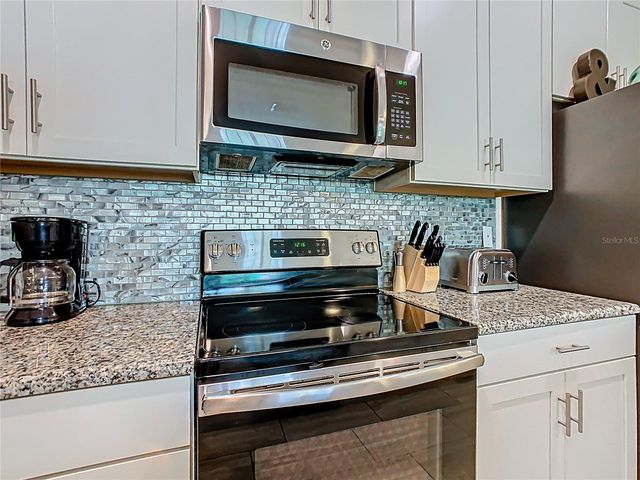 1579 MOON VALLEY DR, Davenport, FL 33896