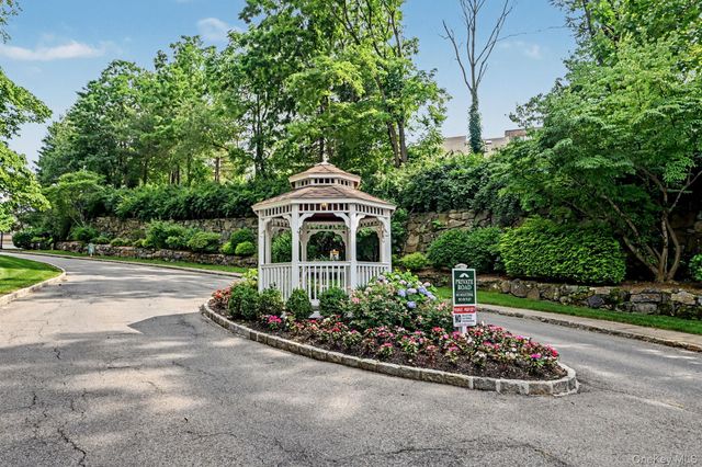 34 Winding Ridge Road, White Plains, NY 10603