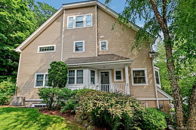 34 Winding Ridge Road, White Plains, NY 10603