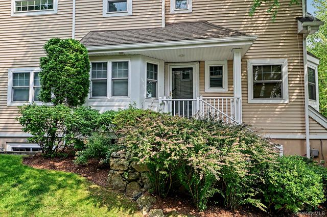 34 Winding Ridge Road, White Plains, NY 10603