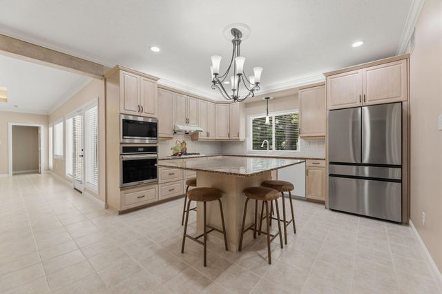 17 Buttonbush Court, The Woodlands, TX 77380