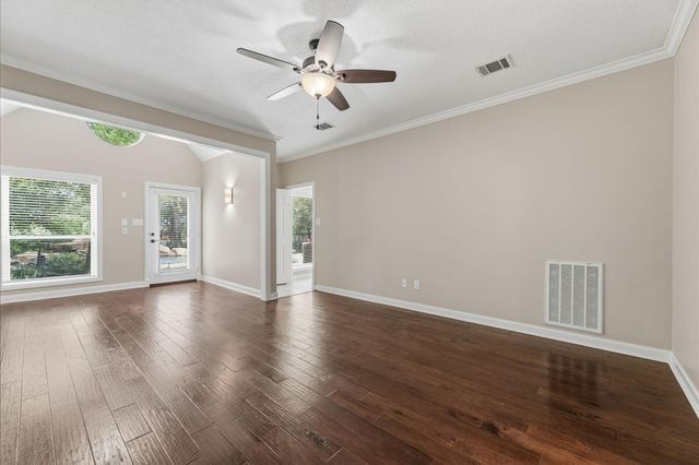 17 Buttonbush Court, The Woodlands, TX 77380
