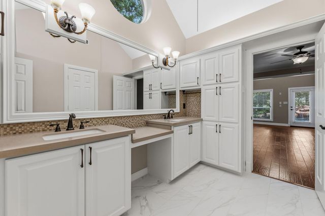 17 Buttonbush Court, The Woodlands, TX 77380