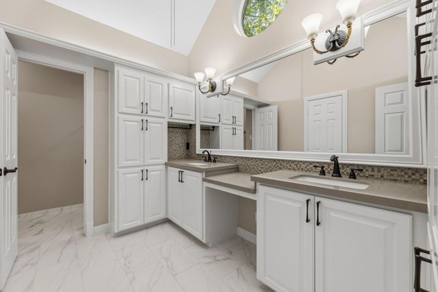 17 Buttonbush Court, The Woodlands, TX 77380