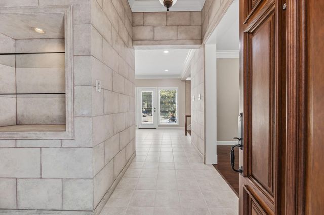17 Buttonbush Court, The Woodlands, TX 77380