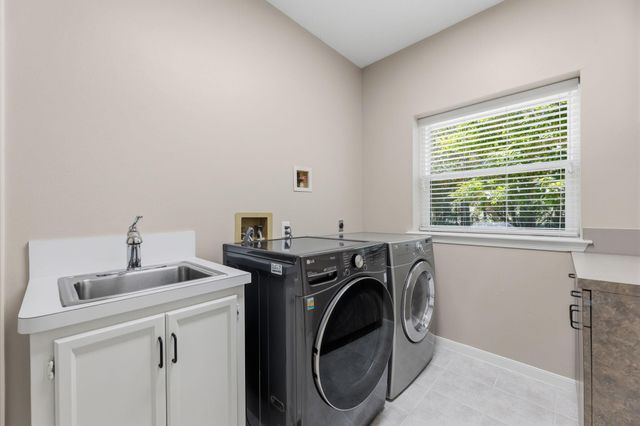 17 Buttonbush Court, The Woodlands, TX 77380