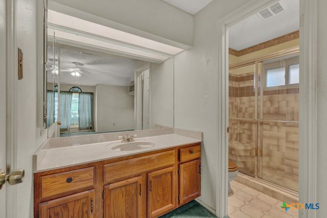 5018 Wedgewood Drive, Schertz, TX 78108