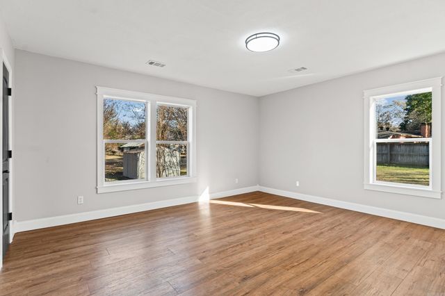 410 N 2nd Street, Augusta, AR 72006