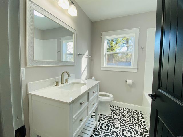 410 N 2nd Street, Augusta, AR 72006