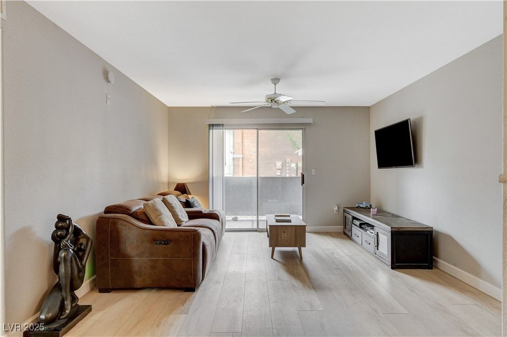 Image 10 of property listing at 555 East Silverado Ranch Boulevard 1172, Las Vegas, NV 89183