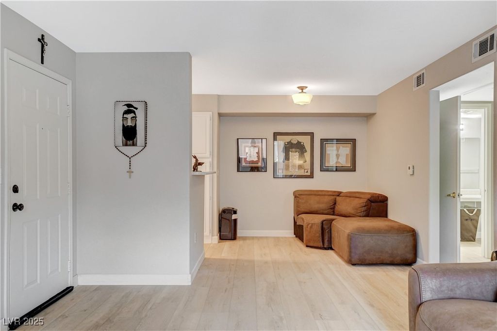 Image 11 of property listing at 555 East Silverado Ranch Boulevard 1172, Las Vegas, NV 89183