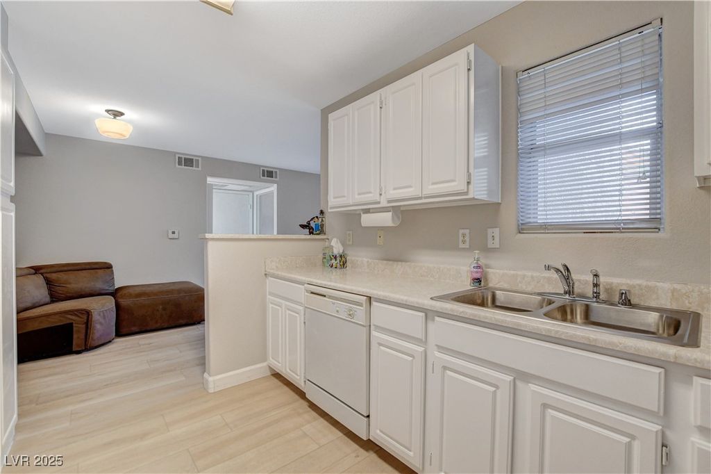 Image 20 of property listing at 555 East Silverado Ranch Boulevard 1172, Las Vegas, NV 89183