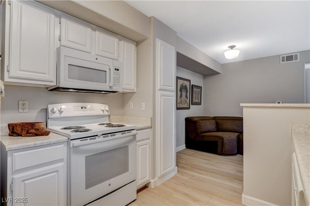 Image 21 of property listing at 555 East Silverado Ranch Boulevard 1172, Las Vegas, NV 89183
