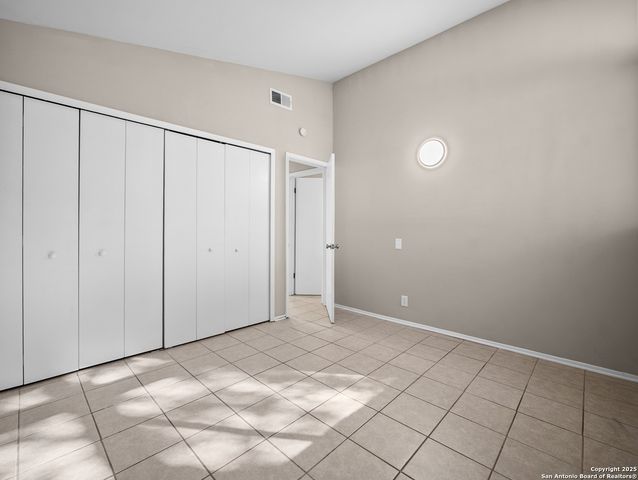 5003 Round Table, Windcrest, TX 78218