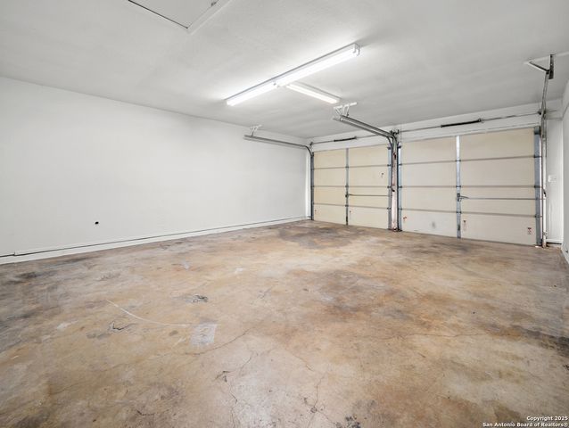 5003 Round Table, Windcrest, TX 78218