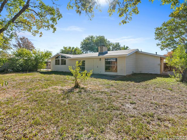 5003 Round Table, Windcrest, TX 78218