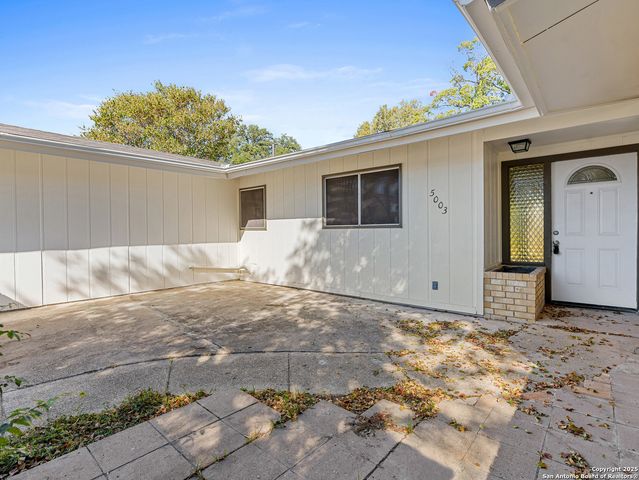 5003 Round Table, Windcrest, TX 78218