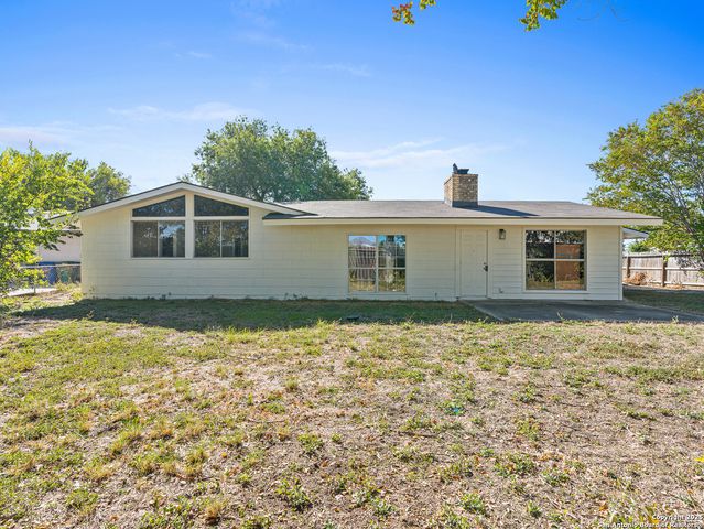5003 Round Table, Windcrest, TX 78218