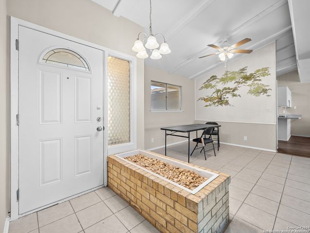 5003 Round Table, Windcrest, TX 78218