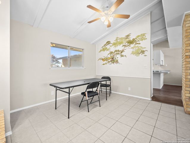 5003 Round Table, Windcrest, TX 78218