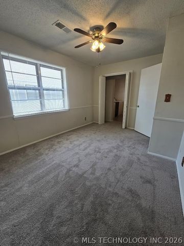 2421 E 59th Court 4, Tulsa, OK 74105