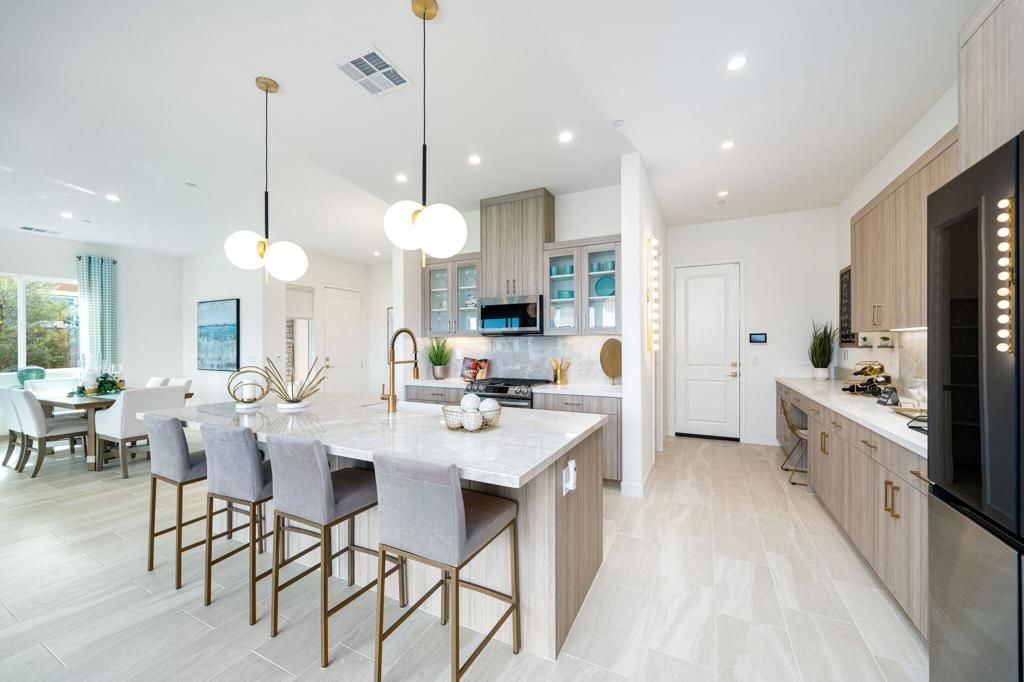 Image 6 of property listing at 82725 Ryan Way, Indio, CA 92201