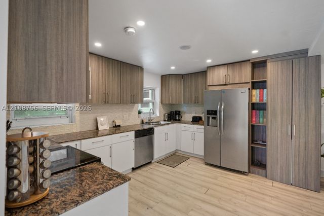 3291 SW 44th St, Dania Beach, FL 33312