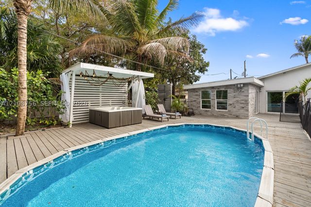 3291 SW 44th St, Dania Beach, FL 33312