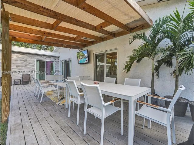 3291 SW 44th St, Dania Beach, FL 33312