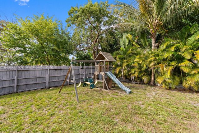 3291 SW 44th St, Dania Beach, FL 33312