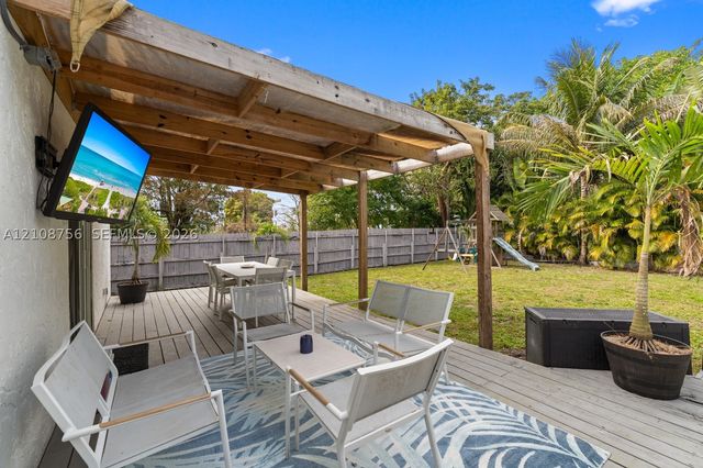 3291 SW 44th St, Dania Beach, FL 33312